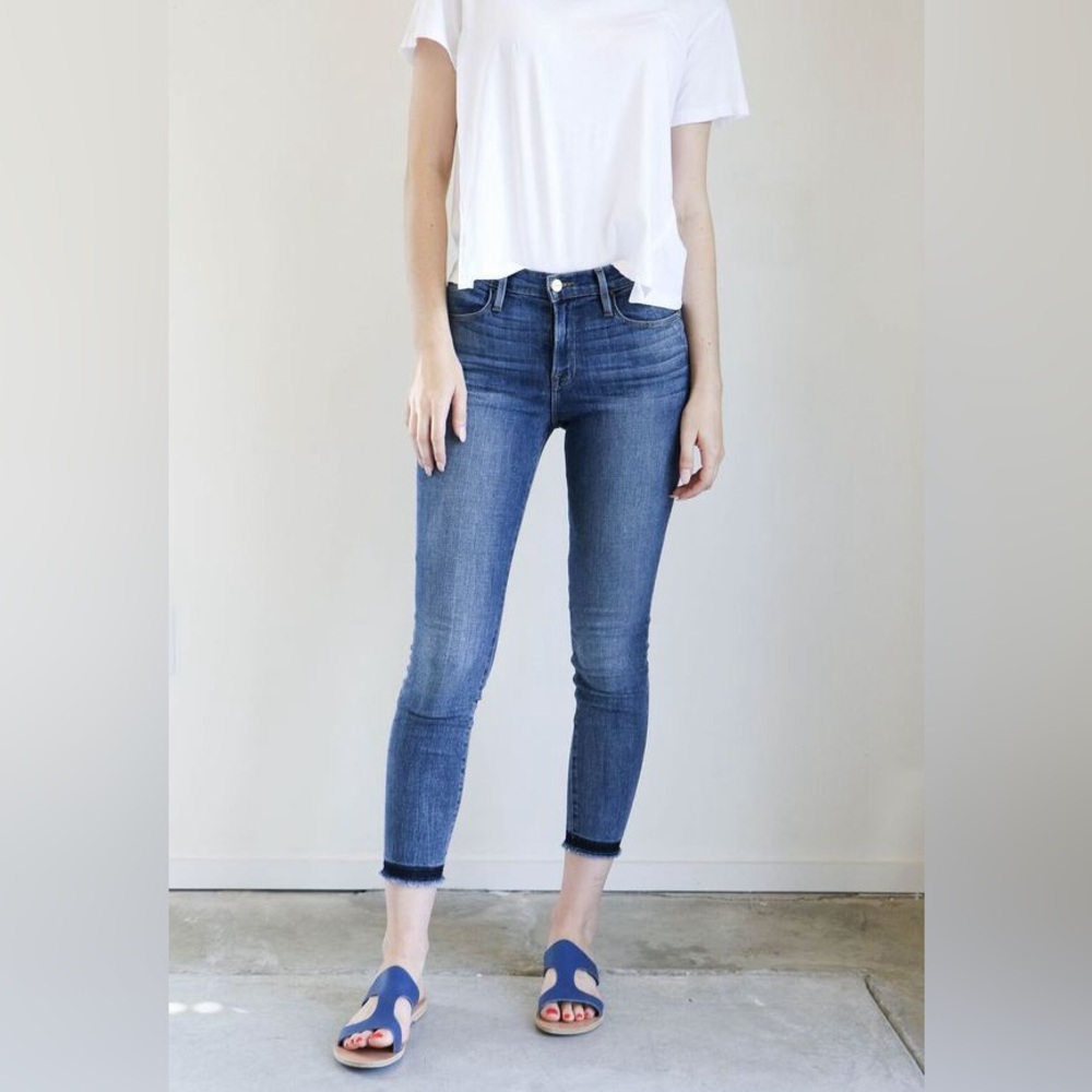 Frame Le High Rise Skinny Langston Faded
Whiskered Released Hem Denim Jeans 27